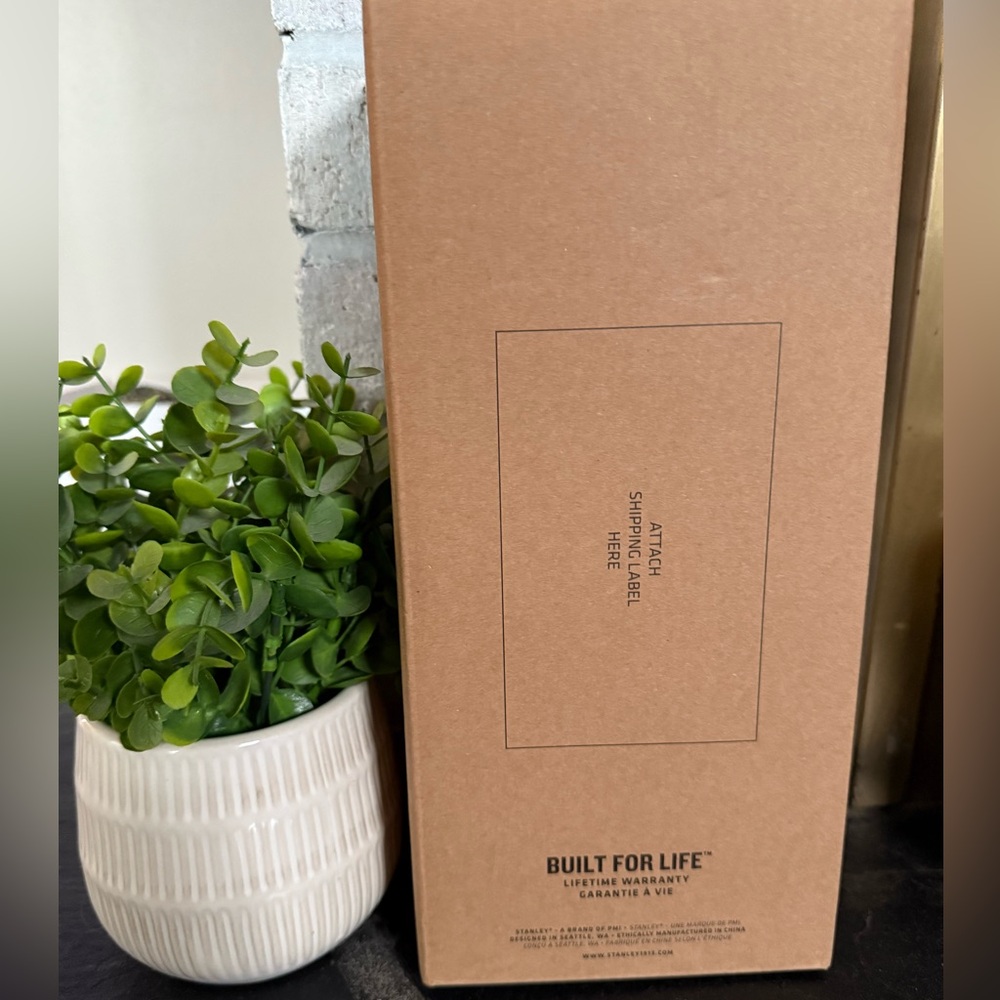 🆕 Stanley 30oz Quencher H2.0 Tumbler in Glacier - Picture 6 of 10
